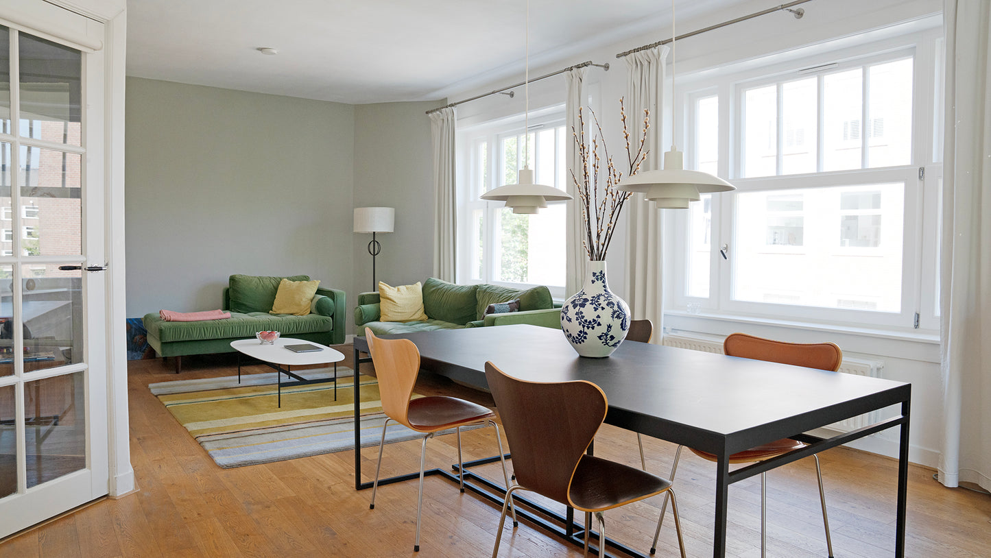 Minimalistisch design eettafel | Metalen eettafel | strakke eettafel | Minimalistische Esstische | Esstisch aus Metall | minimal design eettafel | Mesas de comedor minimalistas | Minimalist design dining tables |