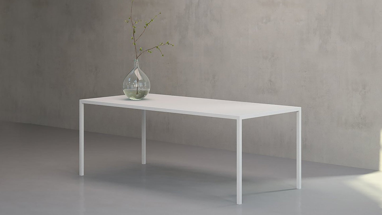 Minimalistisch design eettafel | Metalen eettafel op maat | Witte strakke eettafel | Minimalistische Esstische | Esstische aus Stahl nach Mass | Esstisch aus Metall | Mesas de comedor minimalista | Minimalist design dining tables |