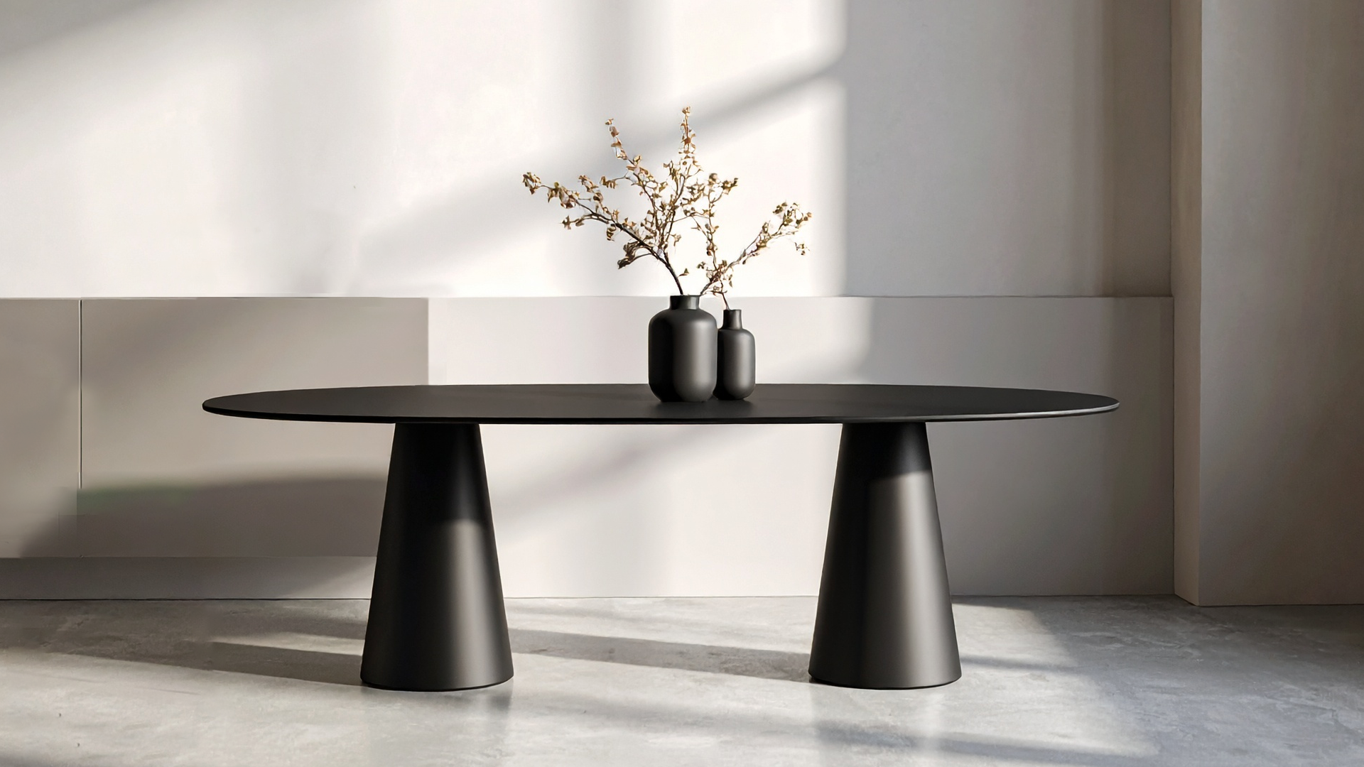 Minimalist dining table CONES|Minimalistische eettafel CONES|Minimalistisch design eettafel | Metalen eettafel | strakke eettafel | Minimalistische Esstische | Esstisch aus Metall | minimal design eettafel | Mesas de comedor minimalistas | Minimalist design dining tables |