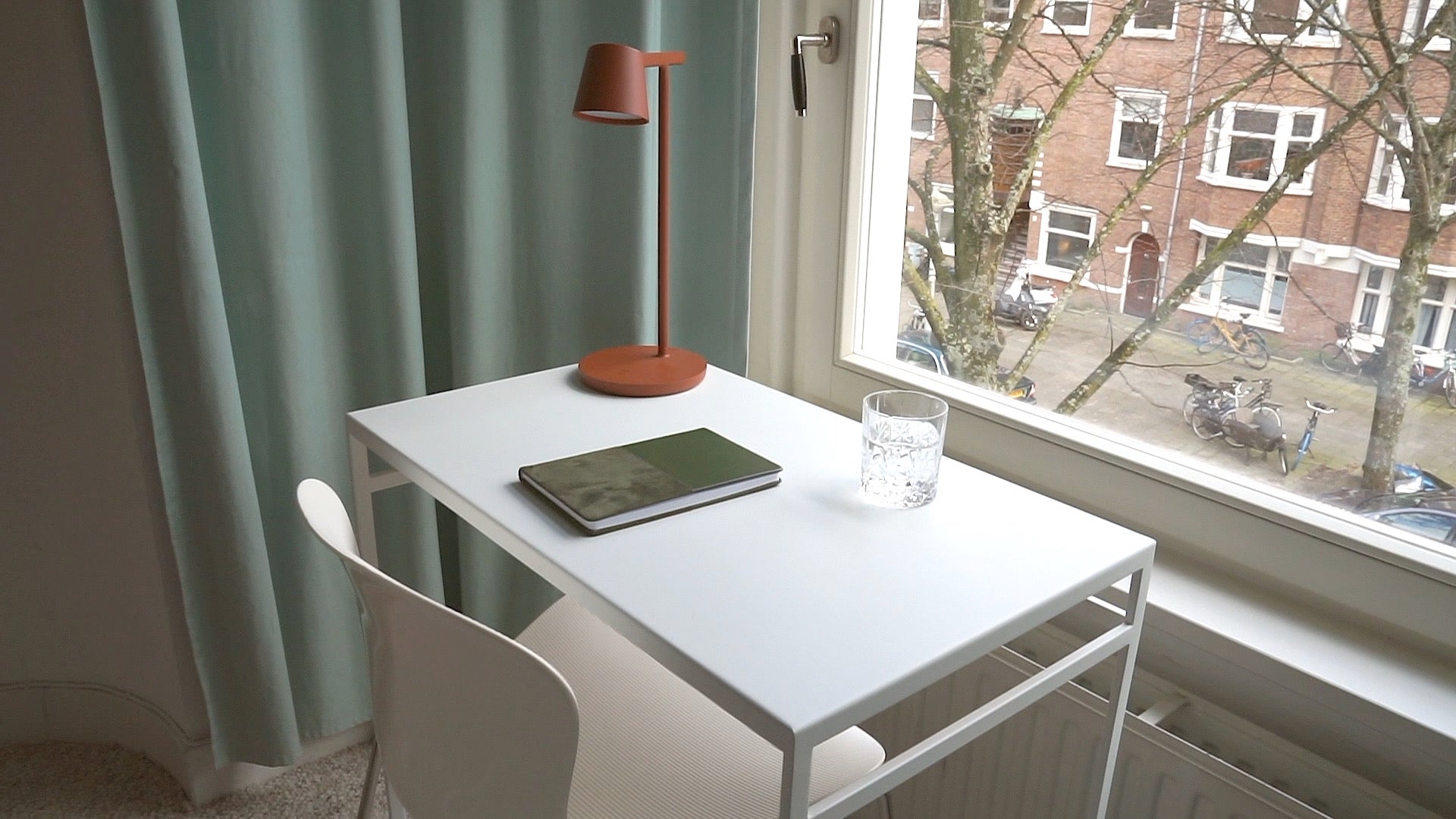 Minimalistisch design bureau Poul | Minimalist design desk | Minimalistischer Schreibtisch | Escritorio minimalista